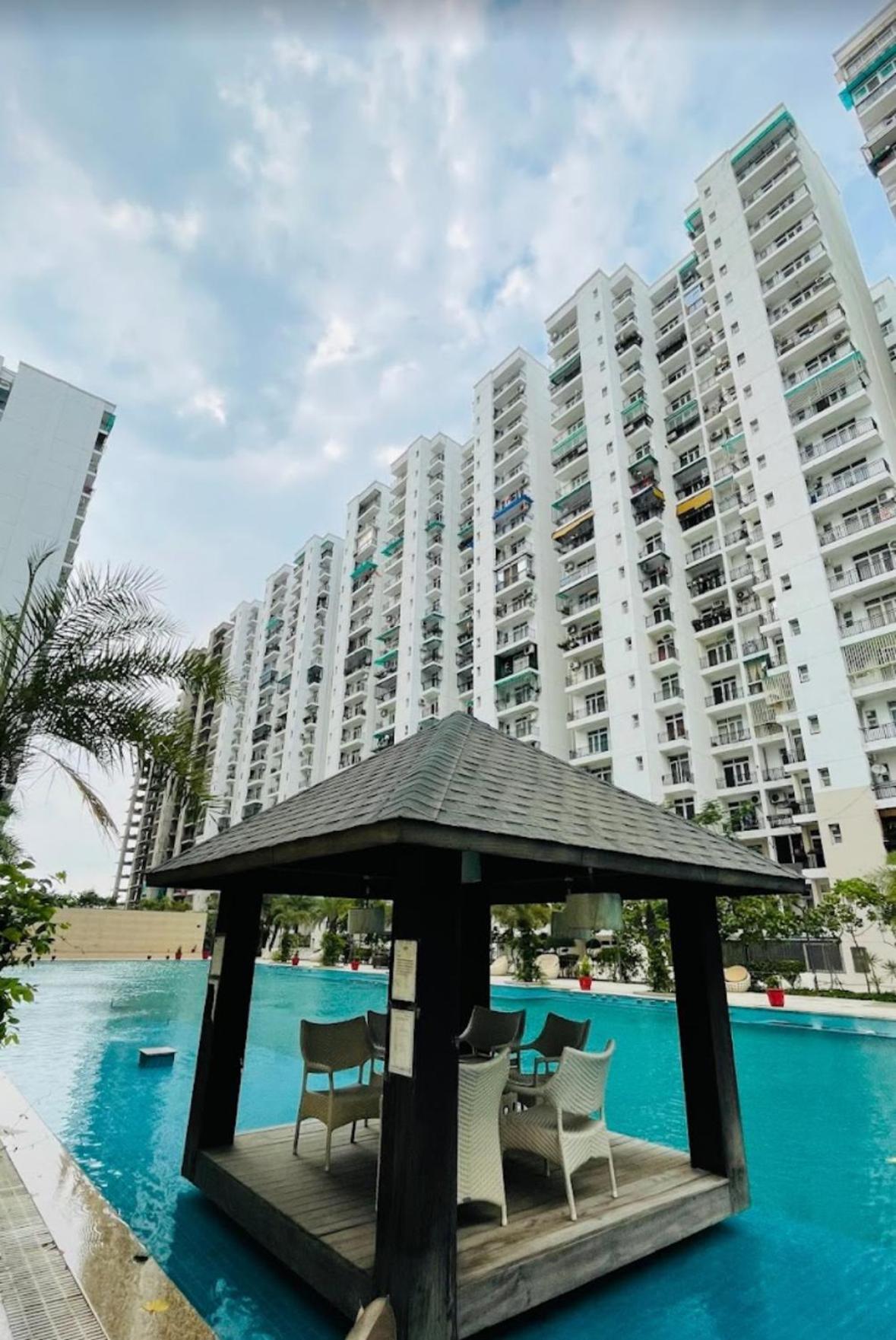 Apartmán Downtown Delight Lakhnaú Exteriér fotografie